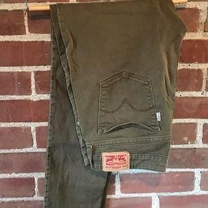 Levi olive colored skinny jeans